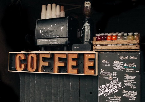 爱上海：The irresistible __： The mysterious feeling brought to you by Shanghai's backyard garden!